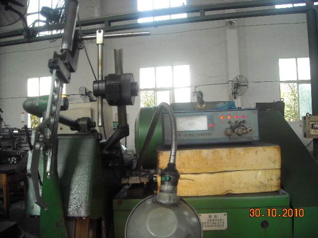 MQ8240曲轴磨床安装主动测量仪现场实例